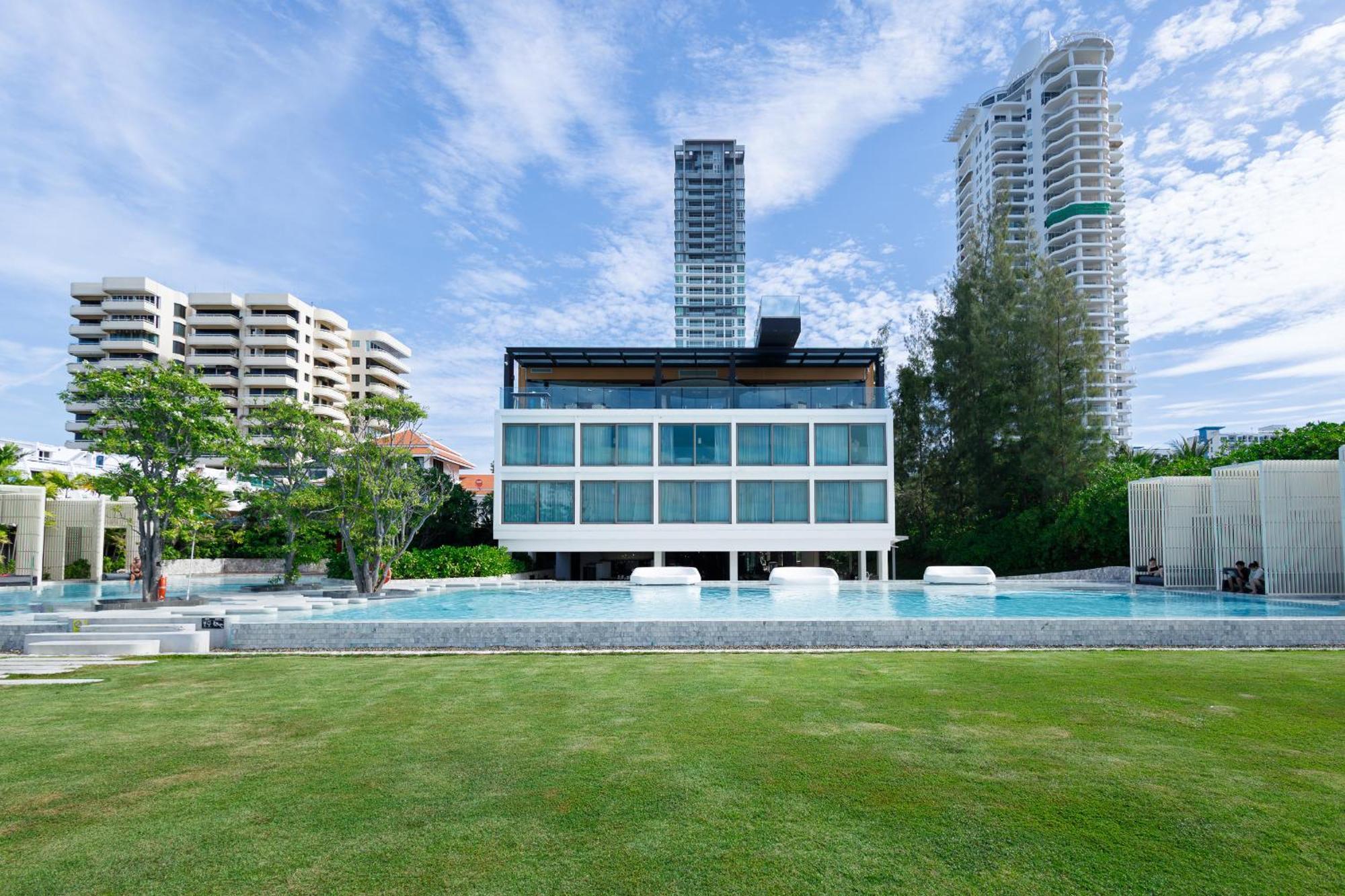 Luxury - - Veranda *